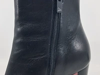 Paar laarzen maat 38, christian louboutin, zwart - afbeelding 15 van  17