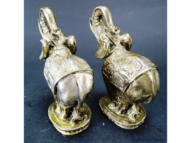 Paar met zilver opgelegde olifanten - afbeelding 3 van  5