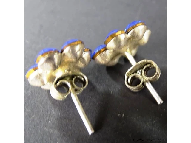 Paar oorsieraden - afbeelding 3 van  3