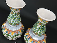 Paar oude/antieke makkum kastvazen - afbeelding 3 van  5