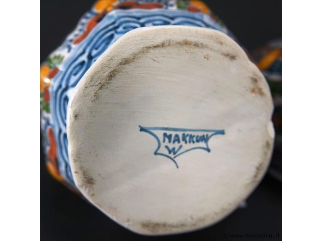 Paar oude/antieke makkum kastvazen - afbeelding 5 van  5