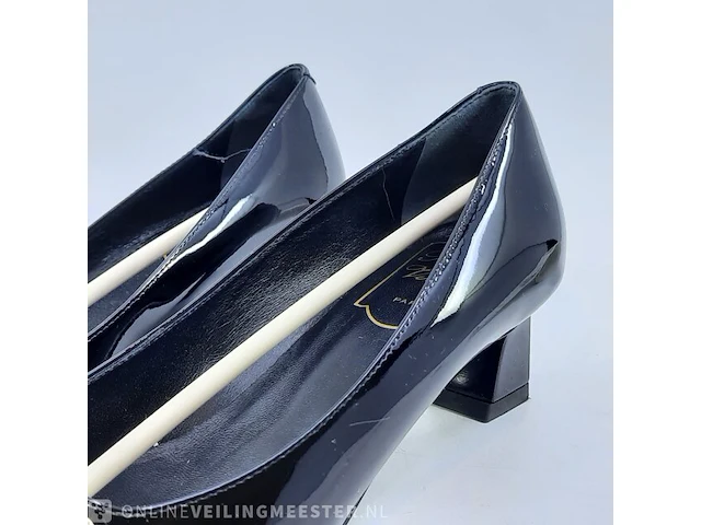 Paar pumps, maat 35 roger vivier, belle vivier buckle pumps - afbeelding 5 van  11