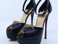 Paar pumps, maat 36 1/2 christian louboutin