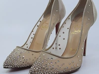Paar pumps, maat 37 1/2 louboutin - afbeelding 1 van  8