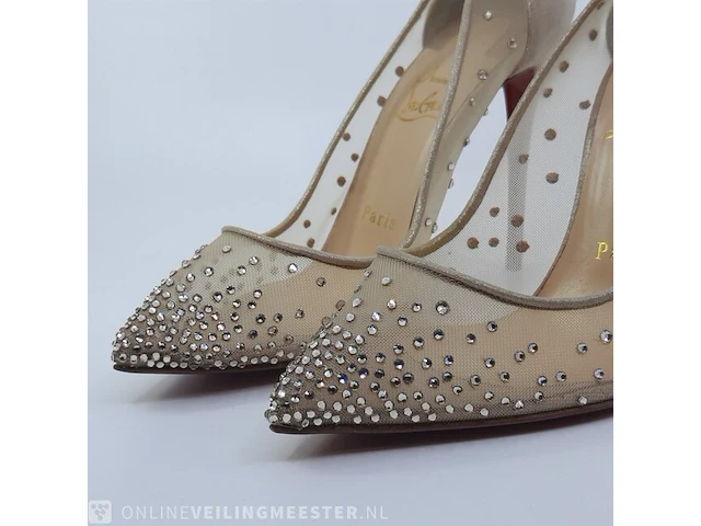 Paar pumps, maat 37 1/2 louboutin - afbeelding 2 van  8