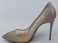Paar pumps, maat 37 1/2 louboutin - afbeelding 4 van  8
