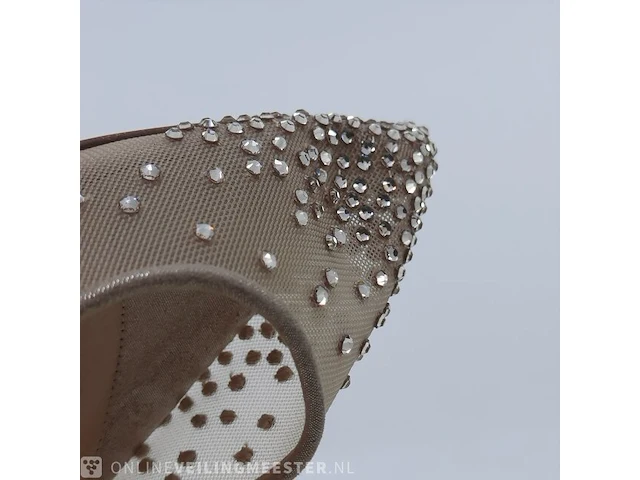 Paar pumps, maat 37 1/2 louboutin - afbeelding 8 van  8
