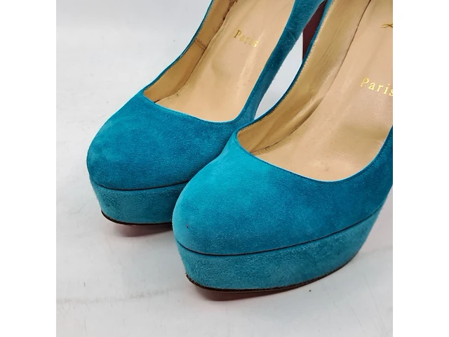 Paar pumps, maat 38, christian louboutin - afbeelding 2 van  7