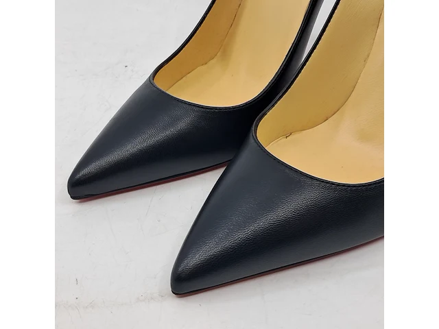 Paar pumps, maat 38, christian louboutin - afbeelding 2 van  7