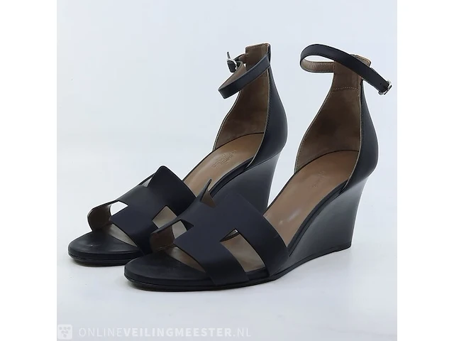 Paar pumps, maat 39 hermès, pe 172196z 2101 - afbeelding 1 van  9