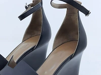 Paar pumps, maat 39 hermès, pe 172196z 2101 - afbeelding 3 van  9