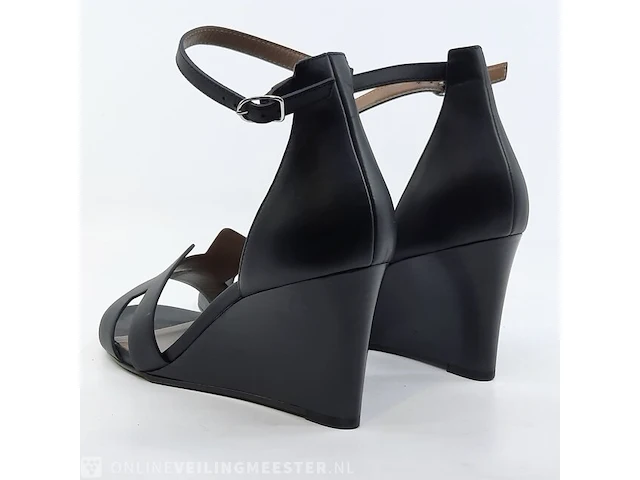 Paar pumps, maat 39 hermès, pe 172196z 2101 - afbeelding 6 van  9
