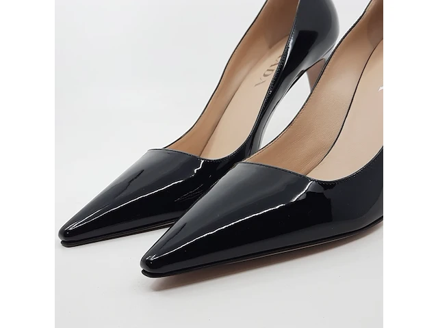 Paar pumps, maat 41, prada - afbeelding 2 van  9