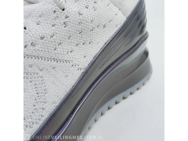 Paar schoenen louis vuitton, run away - afbeelding 7 van  11