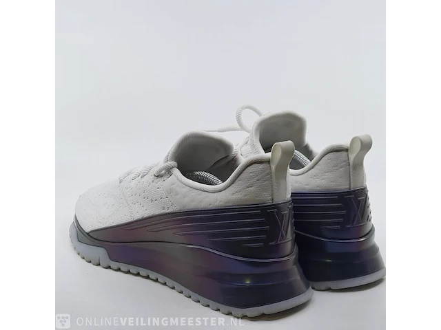 Paar schoenen louis vuitton, run away - afbeelding 9 van  11