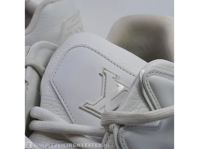 Paar schoenen, maat 11 louis vuitton, zig zag sneaker - afbeelding 8 van  11