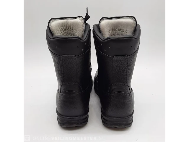 Paar schoenen, maat 275m - afbeelding 5 van  8