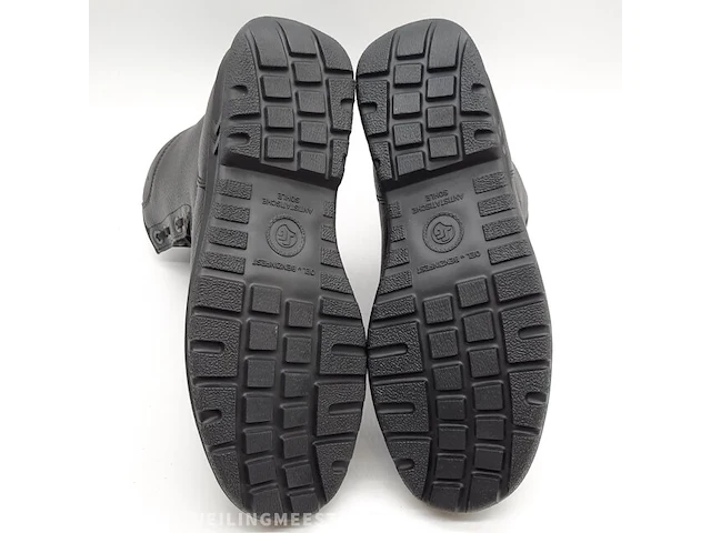 Paar schoenen, maat 275m - afbeelding 8 van  8