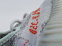 Paar schoenen, maat 38 2/3 adidas, yeezy 350 - afbeelding 2 van  10
