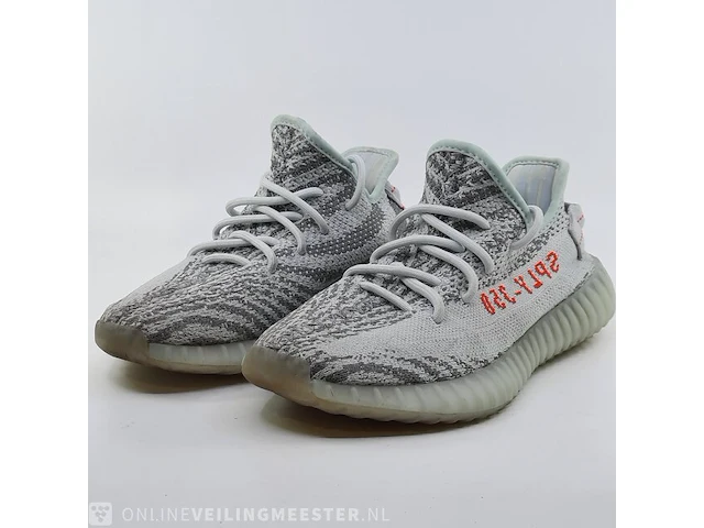 Paar schoenen, maat 38 2/3 adidas, yeezy 350 - afbeelding 1 van  10