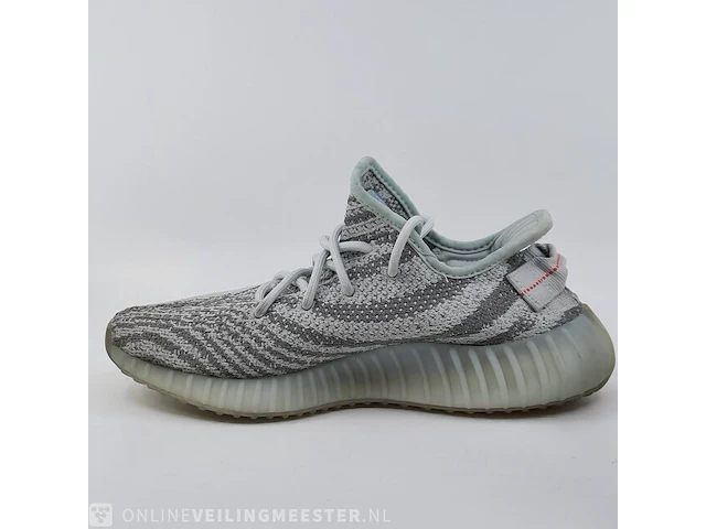 Paar schoenen, maat 38 2/3 adidas, yeezy 350 - afbeelding 7 van  10