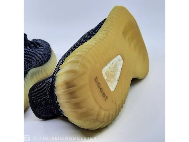 Paar schoenen, maat 38 2/3 adidas, yeezy boost - afbeelding 2 van  10