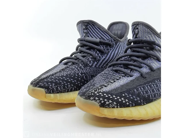 Paar schoenen, maat 38 2/3 adidas, yeezy boost - afbeelding 3 van  10