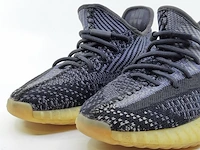 Paar schoenen, maat 38 2/3 adidas, yeezy boost - afbeelding 3 van  10