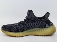 Paar schoenen, maat 38 2/3 adidas, yeezy boost - afbeelding 6 van  10