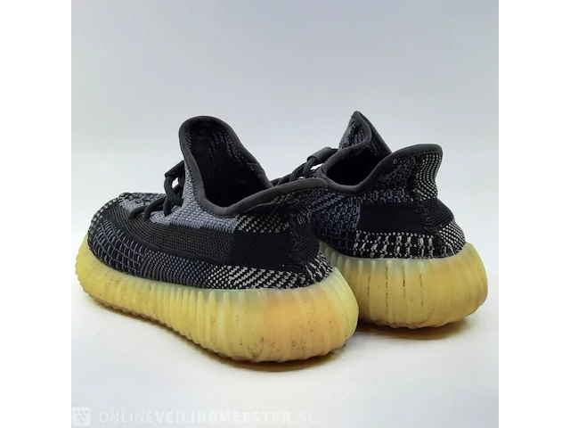 Paar schoenen, maat 38 2/3 adidas, yeezy boost - afbeelding 7 van  10