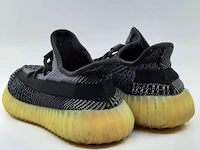 Paar schoenen, maat 38 2/3 adidas, yeezy boost - afbeelding 7 van  10