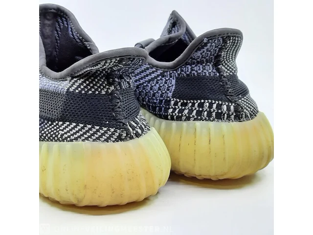 Paar schoenen, maat 38 2/3 adidas, yeezy boost - afbeelding 8 van  10