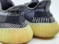 Paar schoenen, maat 38 2/3 adidas, yeezy boost - afbeelding 8 van  10