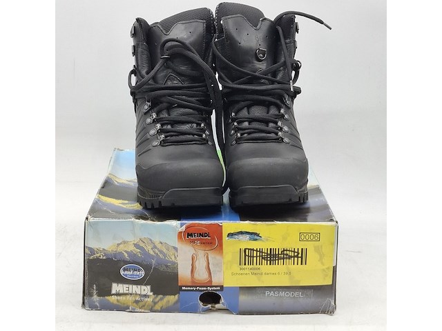 Paar schoenen, maat 39 1/2, meindl, 3777-01 - afbeelding 1 van  6