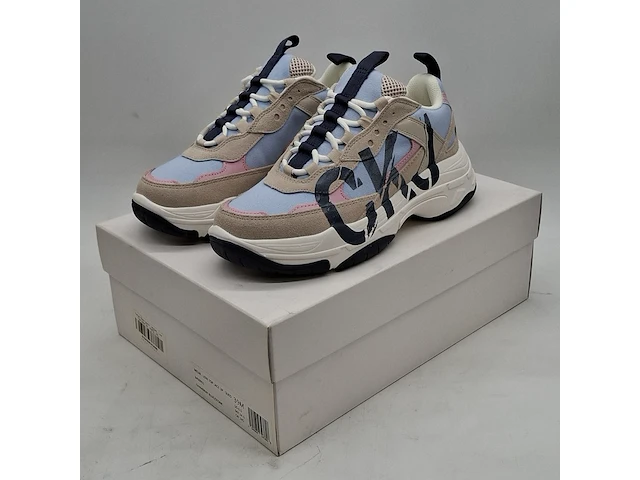 Paar schoenen, maat 39, calvin klein - afbeelding 1 van  8