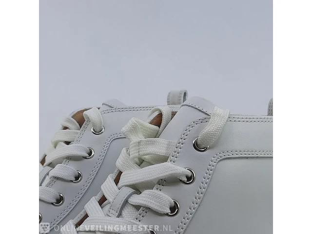 Paar schoenen, maat 40 1/2 christian louboutin - afbeelding 5 van  10