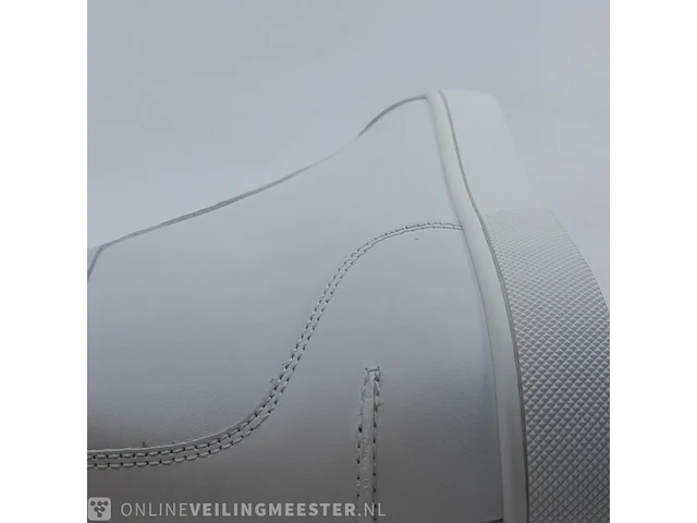 Paar schoenen, maat 40 1/2 christian louboutin - afbeelding 9 van  10