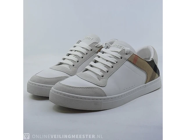 Paar schoenen, maat 40 burberry, new reed low check - afbeelding 1 van  11
