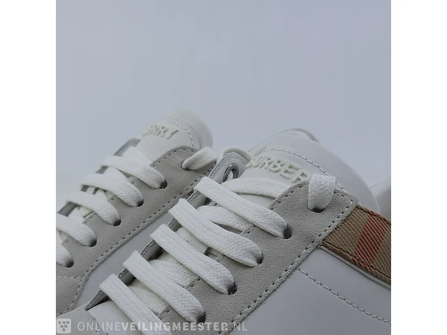 Paar schoenen, maat 40 burberry, new reed low check - afbeelding 6 van  11