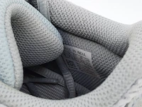 Paar schoenen, maat 41 1/3 adidas, yeezy boost 700 - afbeelding 7 van  10