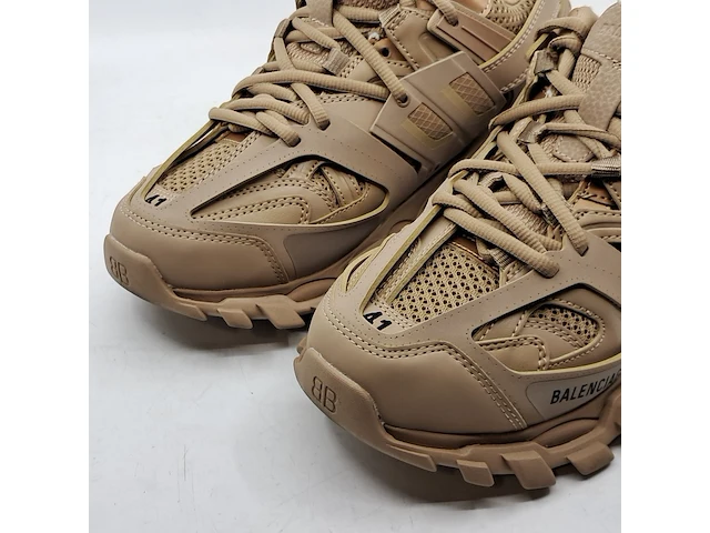Paar schoenen, maat 41, balenciaga, track, coffee brown - afbeelding 2 van  7