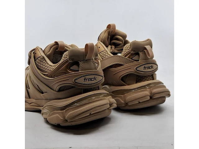 Paar schoenen, maat 41, balenciaga, track, coffee brown - afbeelding 4 van  7
