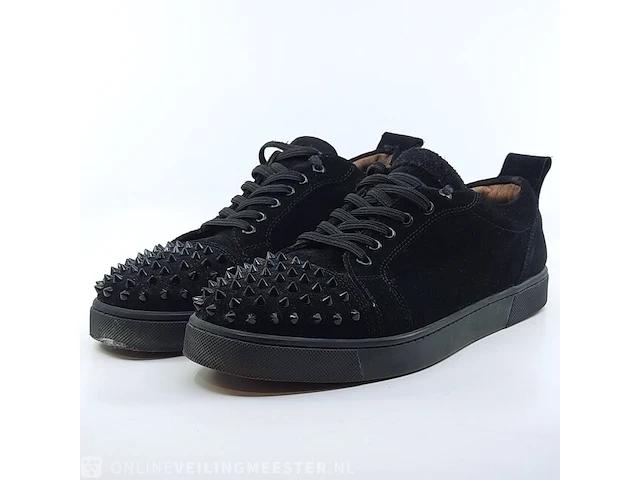 Paar schoenen, maat 42 louboutin, low top sneaker - afbeelding 1 van  9