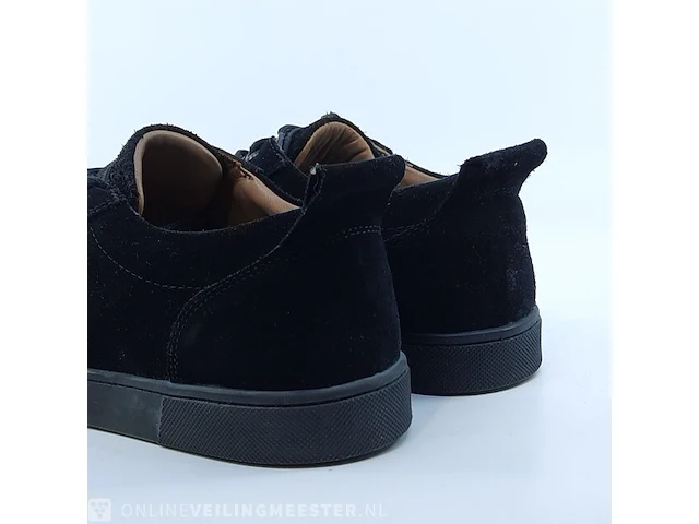 Paar schoenen, maat 42 louboutin, low top sneaker - afbeelding 6 van  9