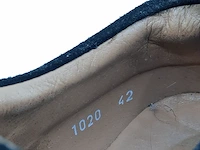 Paar schoenen, maat 42 louboutin, low top sneaker - afbeelding 7 van  9
