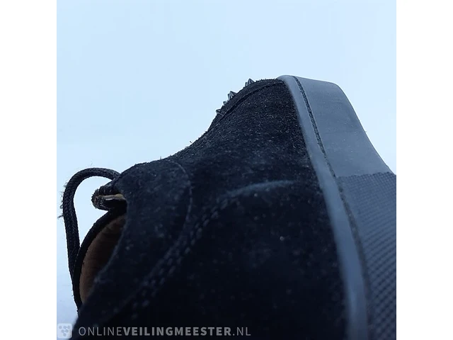 Paar schoenen, maat 42 louboutin, low top sneaker - afbeelding 8 van  9