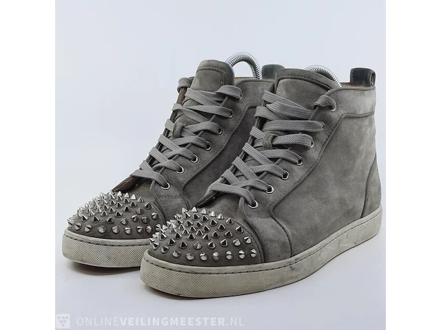 Paar schoenen, maat 43 christian louboutin, spikes - afbeelding 1 van  11