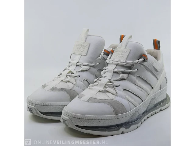 Paar schoenen, maat 44 1/2 burberry - afbeelding 1 van  12