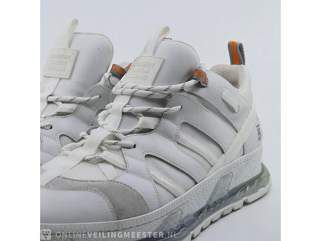 Paar schoenen, maat 44 1/2 burberry - afbeelding 6 van  12