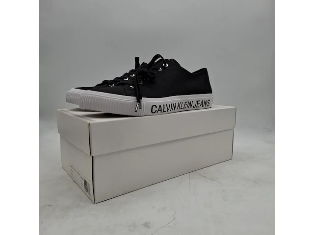 Paar schoenen, maat 44, calvin klein - afbeelding 1 van  8